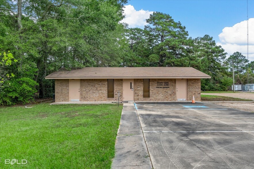 More Photos Of 523 Oxford Rd, Mansfield Office For Sale