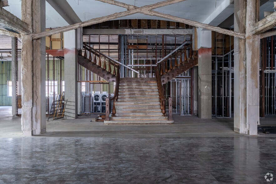 More Photos Of 600 S Carson St, Carson City Hotel For Sale