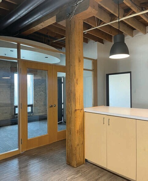More Photos Of 115 Bannatyne Ave, Winnipeg Office For Lease