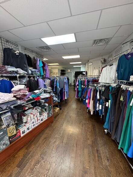 More Photos Of 1022 Leland Ave, Chicago General Retail For Lease