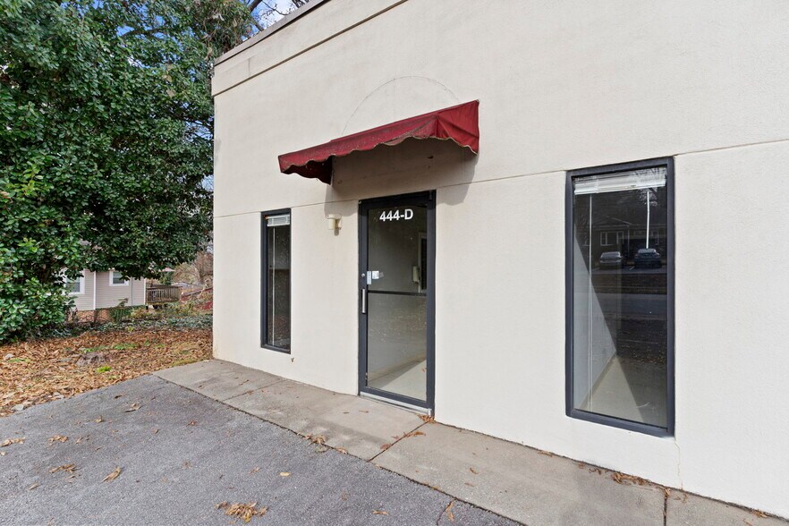 More Photos Of 444 Hampton Ave, Pickens Storefront Retail Office For Lease