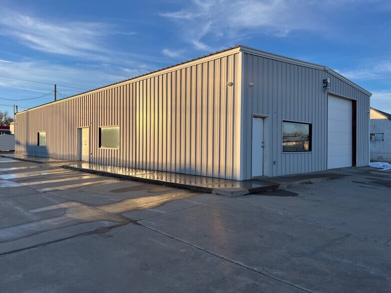 Primary Photo Of 111 E Maple St, Lamar Flex For Sale
