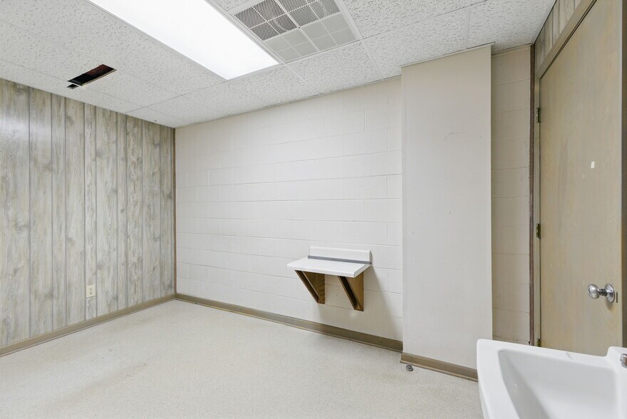 More Photos Of 141 Tryon Rd, Rutherfordton Healthcare For Lease
