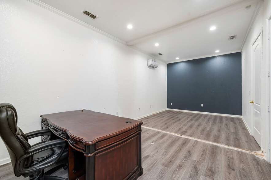 More Photos Of 3109 N St Marys St, San Antonio Office For Lease