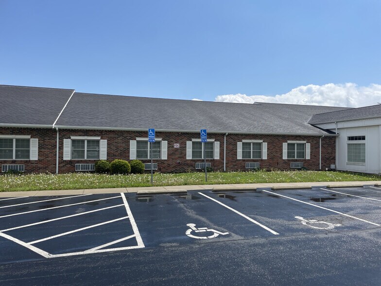 More Photos Of 1069 Klotz Rd, Bowling Green Medical For Sale