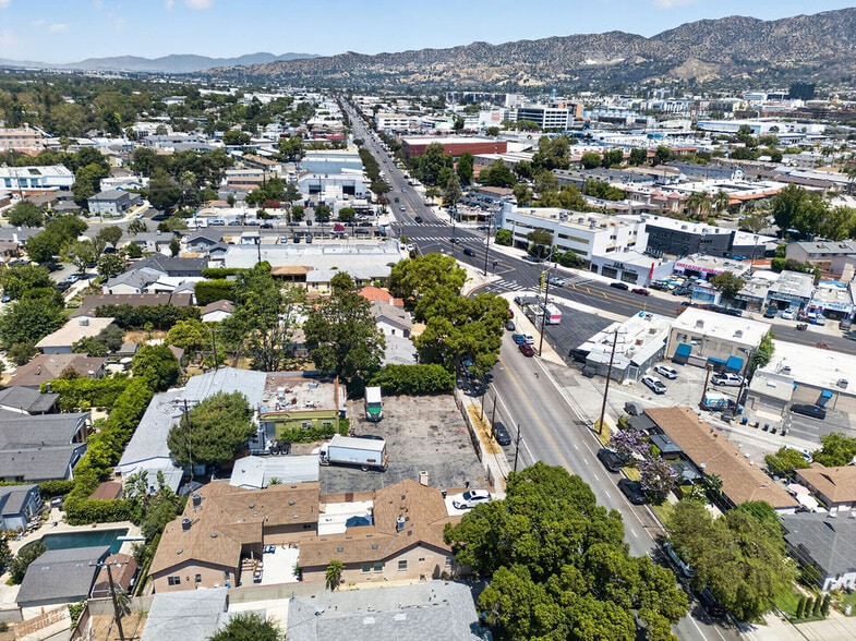More Photos Of 435 S Main St, Burbank General Retail For Sale