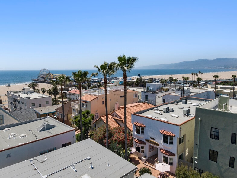 More Photos Of 35 Arcadia Ter, Santa Monica Apartments For Sale