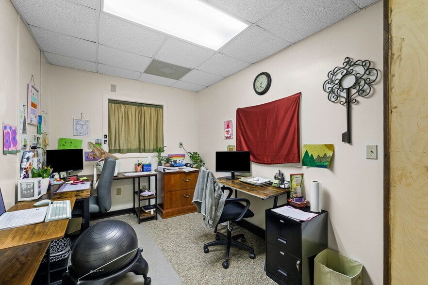 More Photos Of 310 Terrell Rd, Franklin Office For Sale