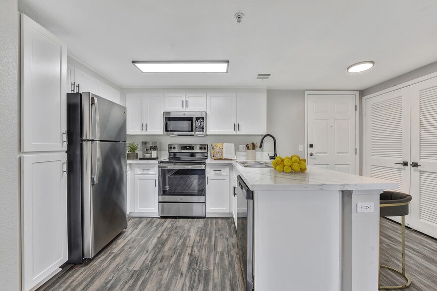 More Photos Of 5395 Napa St, San Diego Apartments For Lease