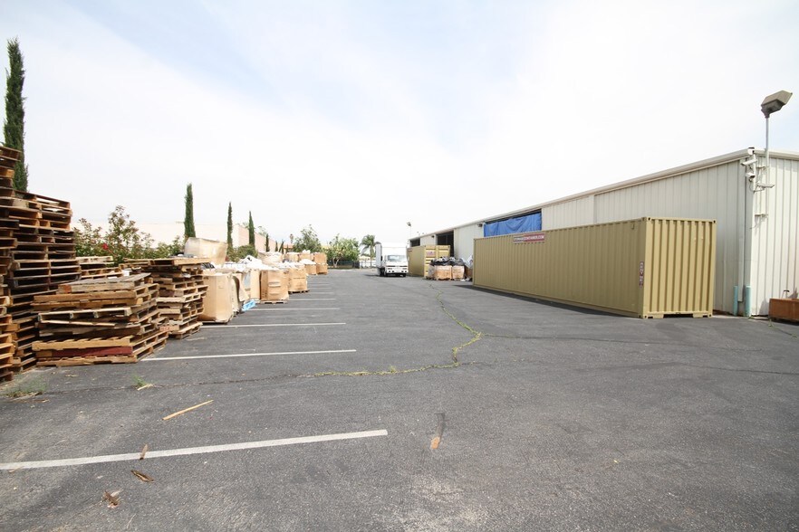 More Photos Of 444 Athol St, San Bernardino Warehouse For Sale