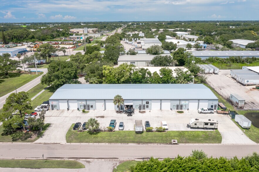 More Photos Of 6224 31st St E, Bradenton Warehouse For Lease