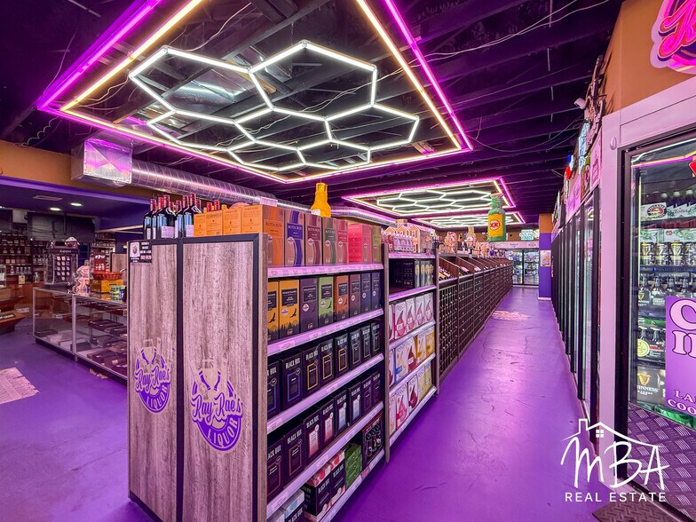 More Photos Of 1505 E Kansas Ave, Garden City Restaurant For Sale