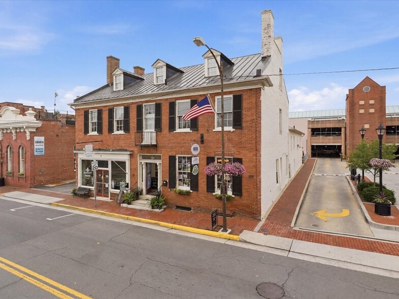 More Photos Of 11 W Market St, Leesburg Medical For Lease