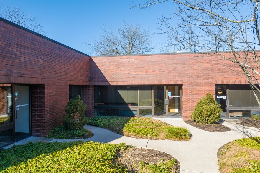 More Photos Of 583-595 Skippack Pike, Blue Bell Office For Sale