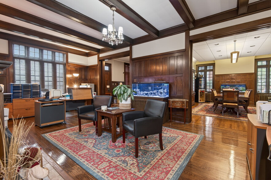 More Photos Of 1803 Clinch Ave, Knoxville Dormitory For Sale