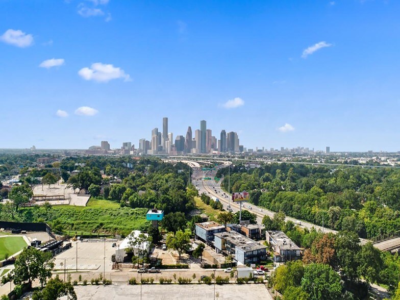 More Photos Of 3203 N Main St, Houston Land For Sale