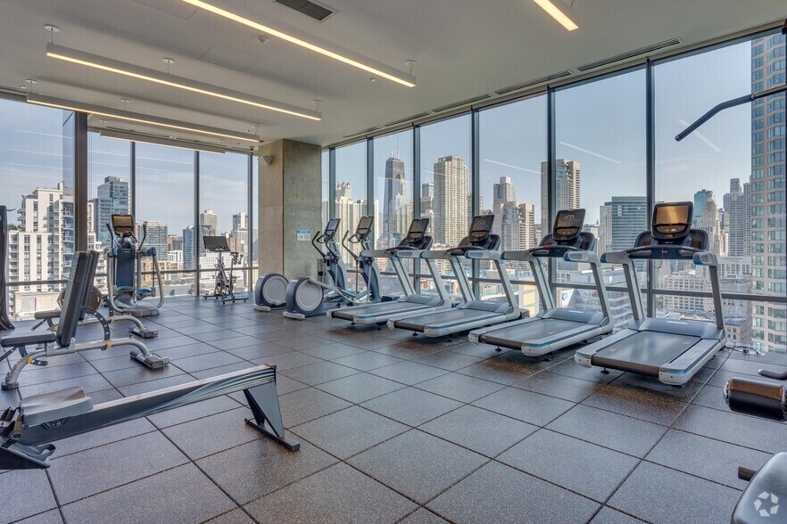 More Photos Of 221 W Hubbard St, Chicago Apartments For Lease