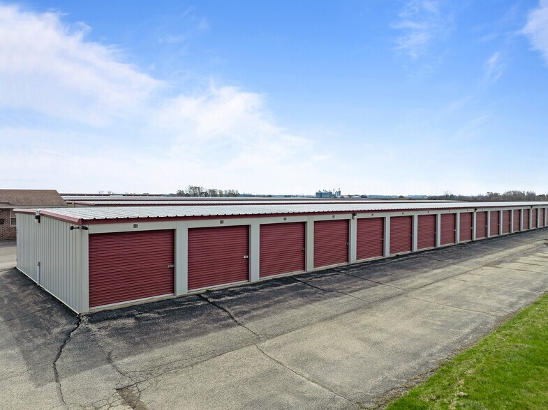 More Photos Of 4704 Drott Dr, Janesville Self Storage For Sale
