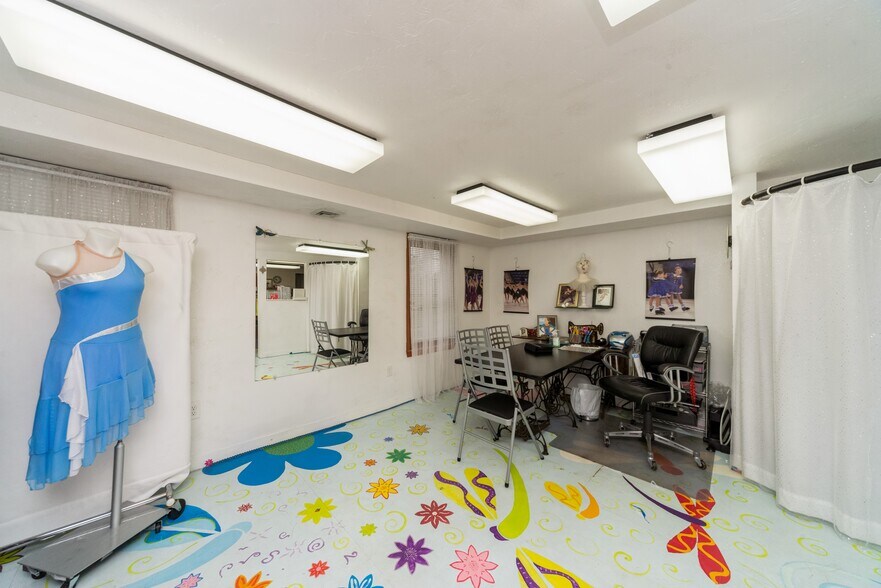 More Photos Of 205 Walnut St, Framingham Office Residential For Sale