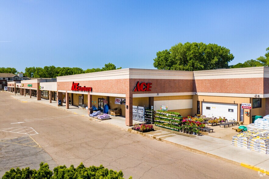 More Photos Of 2506-2544 Allen Blvd, Middleton Storefront For Lease