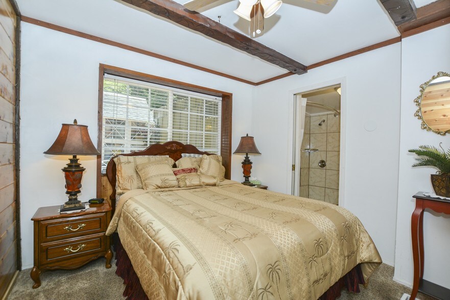 More Photos Of 27992 Rainbow Dr, Lake Arrowhead Hospitality For Sale