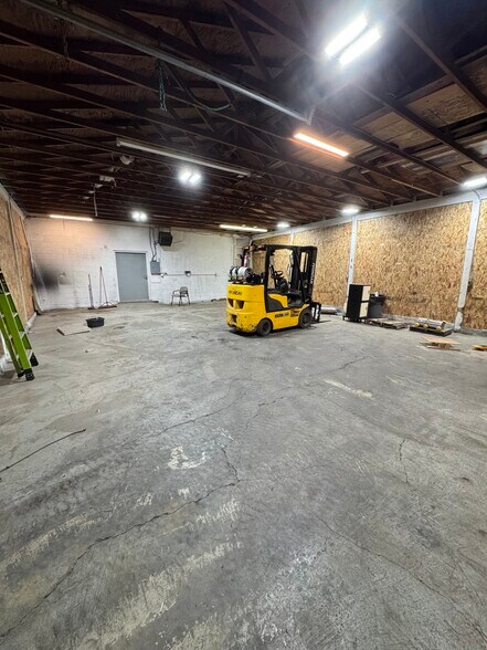 More Photos Of 17514 Bothell Way NE, Bothell Warehouse For Lease