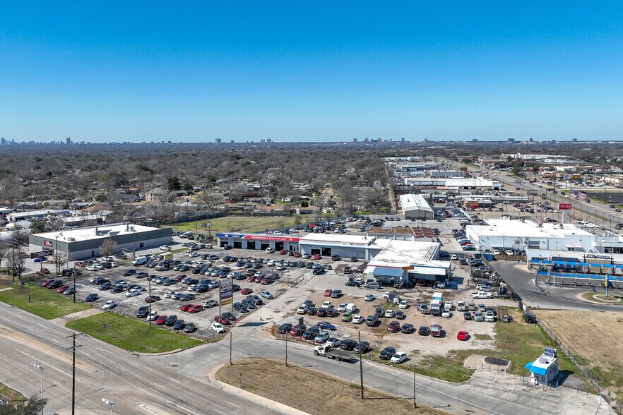 More Photos Of 12113 Garland Rd, Dallas General Retail For Sale