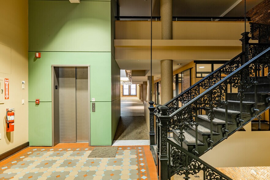 More Photos Of 227 Fort Pitt Blvd, Pittsburgh Loft Creative Space For Lease