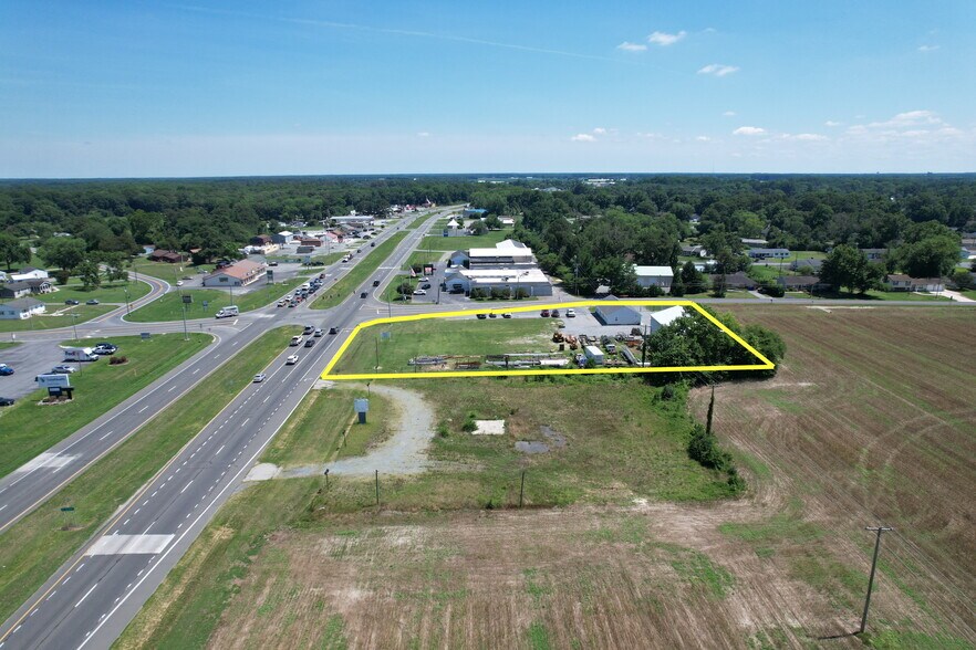More Photos Of 11027 Delaware Ave, Laurel Land For Sale