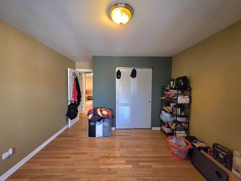 More Photos Of 7815 S Kedzie Ave, Chicago Storefront Retail Residential For Sale