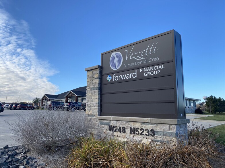 More Photos Of W248N5233 Executive Dr, Sussex Medical For Lease