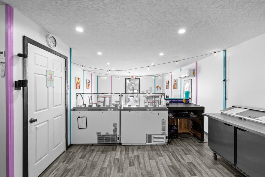 More Photos Of 51 N Liberty St, Alexandria Restaurant For Sale