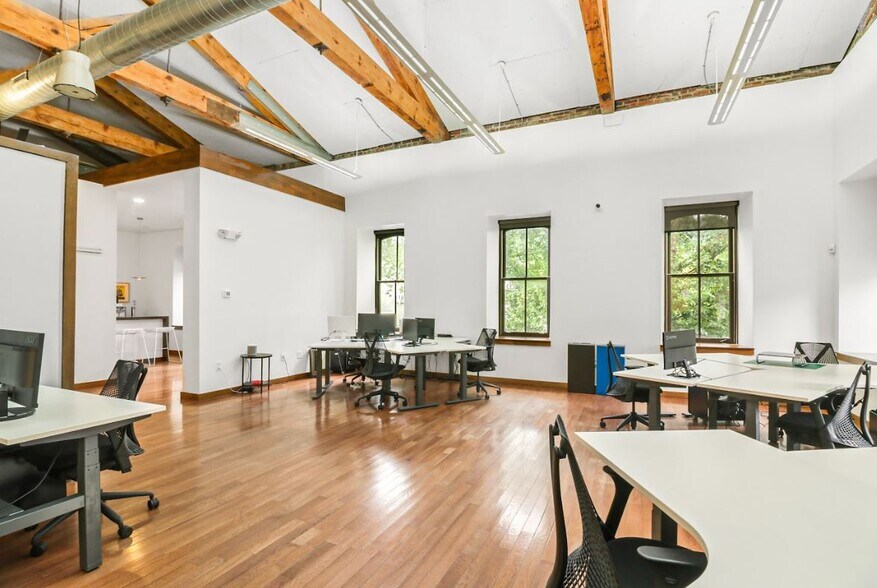 More Photos Of 3 Rector St, Philadelphia Office For Lease