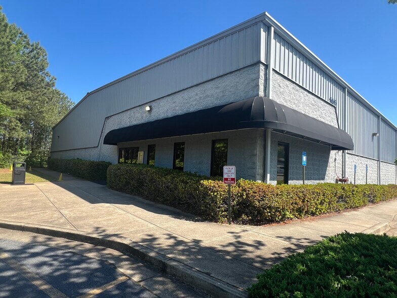 More Photos Of 145 Old Peachtree Rd, Suwanee Health Club For Sale