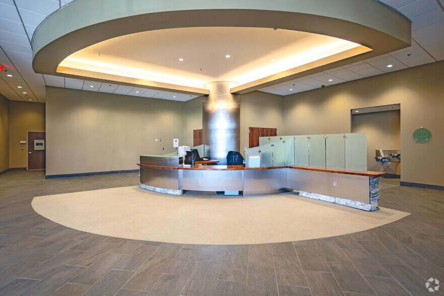 More Photos Of 201 Resting Tree Dr, Bristol Office For Lease