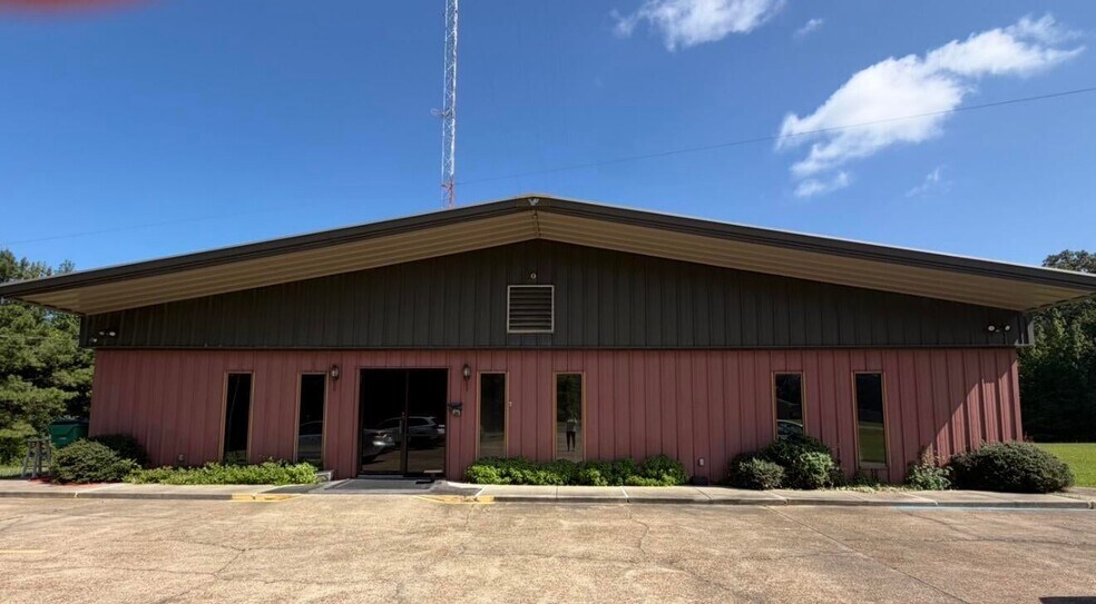 Primary Photo Of 168 Kvvp Dr, Leesville Radio TVTransmission Facilities For Sale