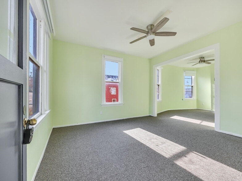 More Photos Of 1178 Franklin Ave, Astoria Office For Sale