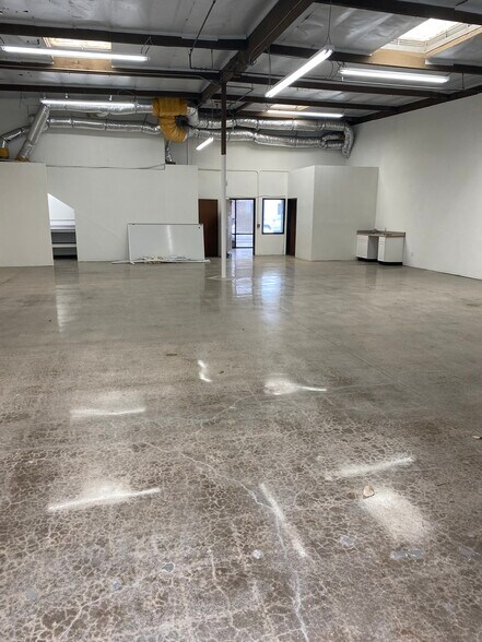 More Photos Of 760 W 16th St, Costa Mesa Warehouse For Lease