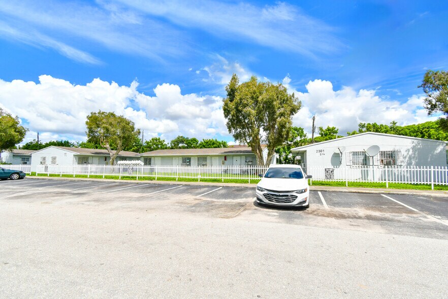 More Photos Of 2901 NW 18th St, Fort Lauderdale Apartments For Sale