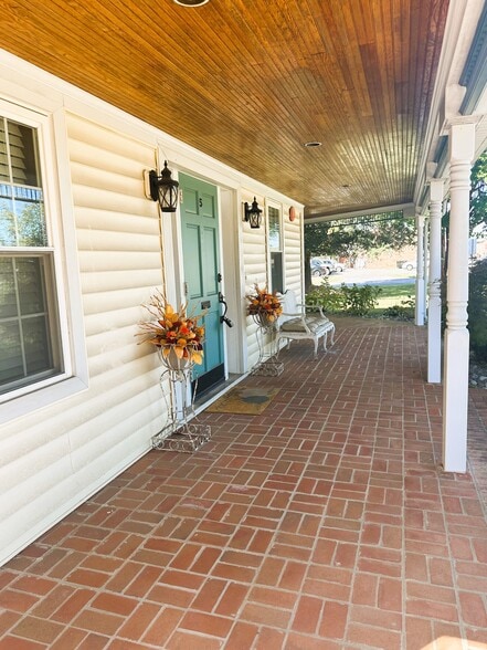 More Photos Of 5 Oak Ave, La Plata Office Residential For Lease