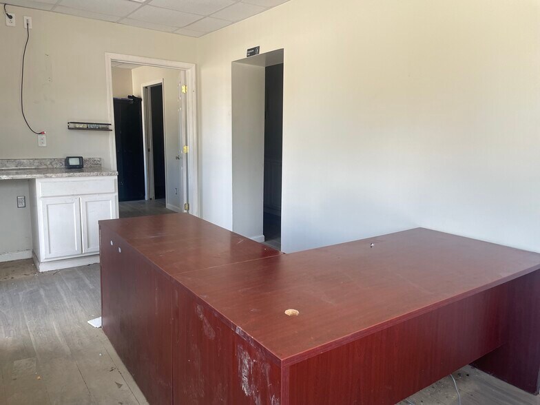 More Photos Of 701 E Main St, El Dorado Specialty For Sale