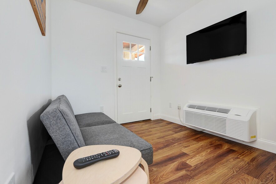 More Photos Of 5100 Atlantic Ave, Wildwood Hotel For Sale