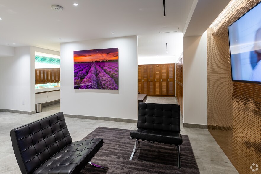 More Photos Of 1445 Ross Ave, Dallas Office For Sale