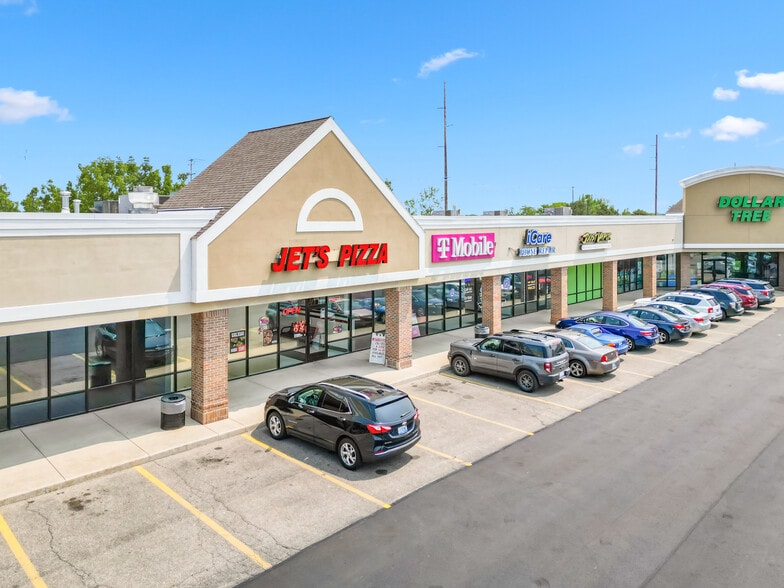 More Photos Of 518-628 N Beacon Blvd, Grand Haven Storefront For Sale