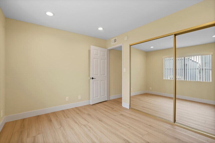 More Photos Of 1207 N Columbus Ave, Glendale Apartments For Sale