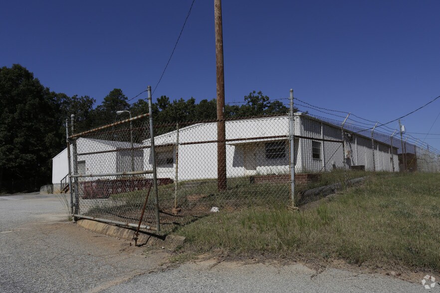More Photos Of 1788 Poplar Drive Ext, Greer Warehouse For Lease