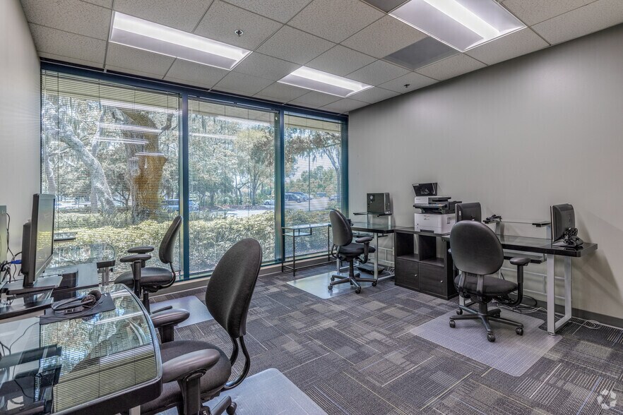 More Photos Of 8875 Hidden River Pkwy, Tampa Office For Lease