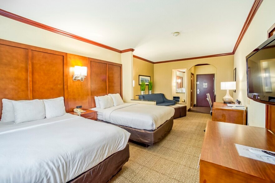 More Photos Of 3606 89th St, Galveston Hotel For Sale