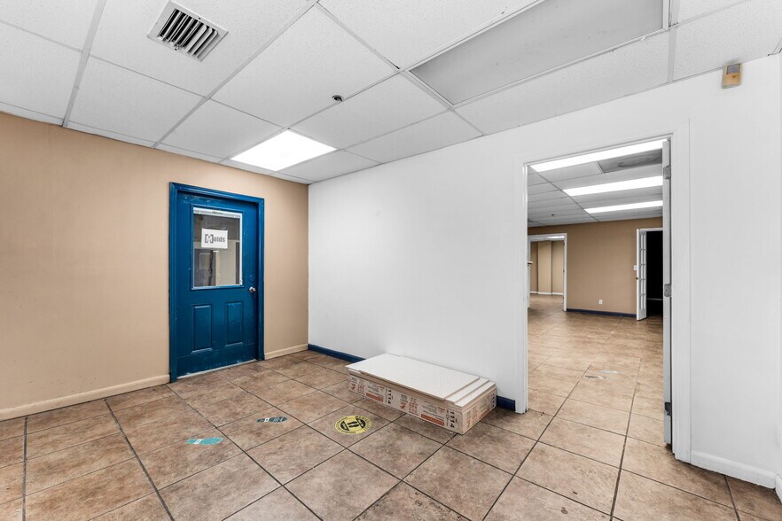 More Photos Of 7620 W 2nd Ct, Hialeah Warehouse For Sale