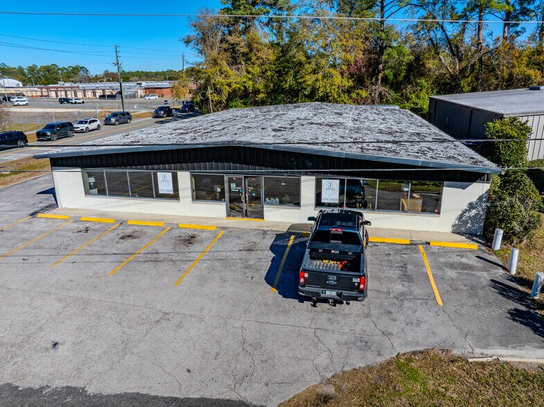 More Photos Of 701 S 5th St, Macclenny General Retail For Lease